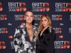 Robbie Williams incontra la moglie Ayda Area sul tappeto rosso dei BRIT Awards prima della sua efficiency tributo a Ozzy Osbourne per chiudere la cerimonia