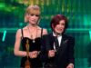 Sharon e Kelly Osbourne tengono un discorso sincero in onore di Ozzy mentre Dolly Parton e Robbie Williams rendono il “giusto tributo” al defunto rocker mentre gli viene assegnato il Lifetime Achievement Award ai BRITs