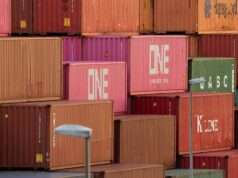 La crescita delle esportazioni giapponesi raggiunge il livello più alto degli ultimi 3 anni, con un aumento di quasi il 17% a gennaio, mentre le spedizioni verso la Cina aumentano