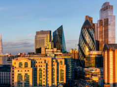 I mercati europei aprono contrastati mentre i dealer analizzano più utili e dati economici