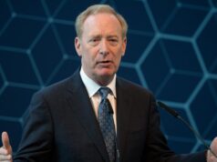 Brad Smith di Microsoft afferma che la tecnologia americana dovrebbe “preoccuparsi un po’” dei sussidi governativi delle aziende cinesi