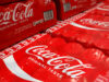 Gli utili della Coca-Cola superano le stime, mentre la domanda delle sue bevande inizia a migliorare