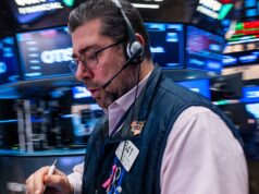 I rendimenti dei titoli del Tesoro rimangono stabili mentre gli investitori valutano le nuove tariffe di Trump