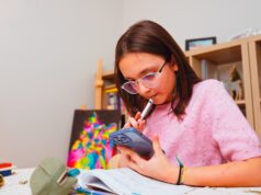 Le aziende di chatbot con intelligenza artificiale devono far fronte a una regolamentazione più severa nelle leggi sulla sicurezza on-line che proteggono i bambini nel Regno Unito