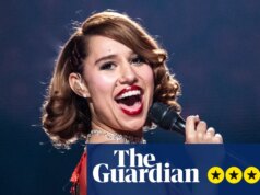 Recensione di Raye: un’esibizione abbagliante che spazia dalla Las Vegas della vecchia scuola all’Euro-dance