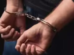 Uomo di origine indiana arrestato a Singapore per aver molestato una donna di 22 anni, spacciata per l’amico del padre della vittima