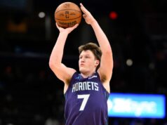 Knueppel degli Hornets batte il file di rookie NBA per tre vittorie contro i Pacers