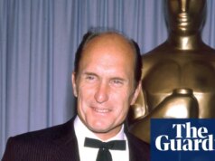 Condividi i tuoi tributi e ricordi di Robert Duvall