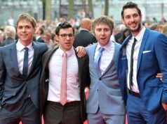 La star di The Inbetweeners è davvero entusiasta mentre offre importanti aggiornamenti sul futuro della commedia