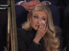 Il presidente Trump onora Charlie Kirk allo State of the Union, Erika Seen Crying