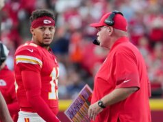 I Chiefs risparmiano 43 milioni di dollari entro il limite del 2026 modificando il contratto del quarterback Patrick Mahomes