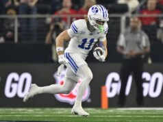 Il ricevitore della BYU Parker Kingston è accusato di stupro