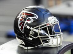 Rapporti: L’assistente dei vigili del fuoco dei Falcons, allenatore DL LaTroy Lewis