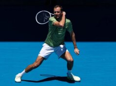 Daniil Medvedev tra i giocatori bloccati a Dubai dopo gli attacchi aerei statunitensi