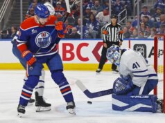 I Maple Leafs superano gli Oilers 5-2 per la terza vittoria consecutiva