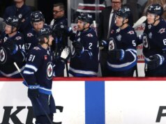 I Jets riprendono la spinta ai playoff senza il portiere n. 1, affrontano gli umili Canucks