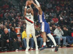 La serata di carriera di Toumani Camara spinge i Blazers a superare i Sixers