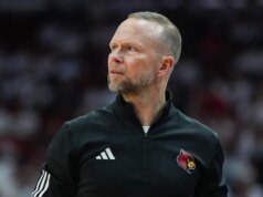 Mikel Brown Jr. (29 punti), n. 24 Louisville dietro Baylor