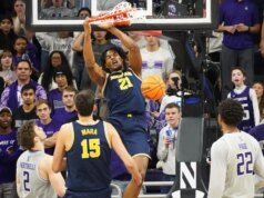 Riepilogo dei primi 25: il numero 2 del Michigan recupera da un deficit di 16 punti per battere la Northwestern