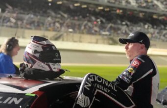 William Byron e Denny Hamlin in primo piano all’arrivo della Daytona 500