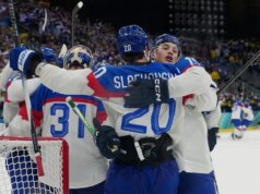 Riepilogo hockey maschile: la Slovacchia vince il Gruppo B nonostante la sconfitta contro la Svezia