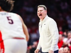 Stili diversi sotto i riflettori quando il numero 4 dell’Arizona si scontra con il numero 2 di Houston