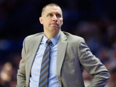 La SEC multa di 25.000 dollari Mark Pope del Kentucky per condotta post-partita