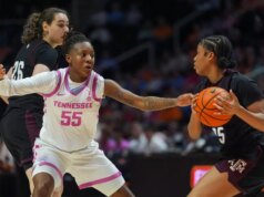Riepilogo della High 25 femminile: Texas A&M estende la diapositiva n. 21 del Tennessee
