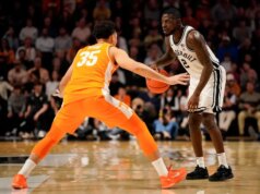 Il numero 25 Vanderbilt si sforza di porre fantastic allo sbandamento nello scontro contro la Georgia