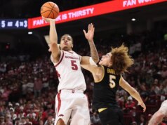 N. 20 Arkansas per testare la rotazione breve contro Texas A&M