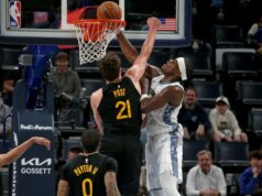 Squadre sbandate e con pochi giocatori si scontrano mentre i Grizzlies affrontano i Mavericks
