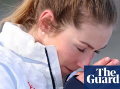 Mikaela Shiffrin ha superato il dolore, le cadute e i propri dubbi per vincere di nuovo l’oro nello slalom