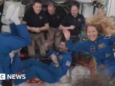 Guarda: Momento in cui l’equipaggio attracca alla Stazione Spaziale Internazionale