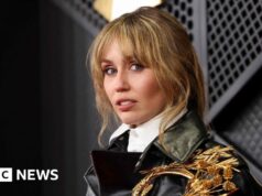 “Venderei un polmone per un tour di Hannah Montana”: la reazione dei fan all’annuncio speciale del 20° anniversario