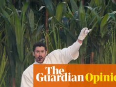 Al Tremendous Bowl, Unhealthy Bunny ha messo in discussione il significato di “America”