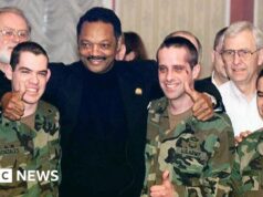 “Lo ha fatto per noi”: un soldato americano ricorda gli sforzi di Jesse Jackson per liberare lui e altri due prigionieri di guerra