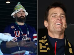 Tom Brady e Jason Kelce presenti mentre l’hockey femminile statunitense vince la medaglia d’oro