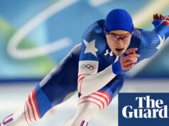 Due gare, due ori: Jordan Stolz infrange un altro file olimpico nei 500m