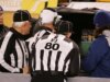 Replay degli arbitri che lanciano le bandiere in esame