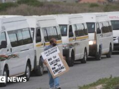Ragazza, 14 anni, uccisa a colpi di arma da fuoco mentre la “guerra dei taxi” del Sud Africa colpiva la scuola