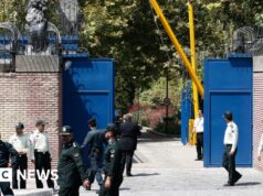 Il Regno Unito ritira il personale dell’ambasciata di Teheran mentre la tensione tra Stati Uniti e Iran suscita preoccupazione in tutta la regione