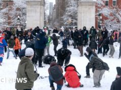 Una battaglia a palle di neve andata male a New York lascia il sindaco Mamdani in disaccordo con la polizia
