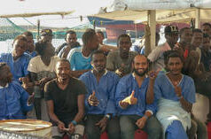 L’italiana Meloni spinge i blocchi navali per fermare le barche dei migranti