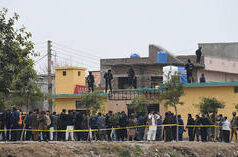 L’Afghanistan minaccia ritorsioni per gli attacchi aerei pakistani