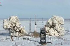 La navicella spaziale SpaceX Dragon attracca alla ISS (VIDEO)