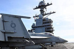 L’ex primo ministro israeliano definisce Tucker Carlson “un impostore”