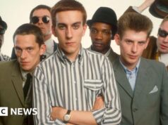 All’asta la chitarra suonata a Ghost City