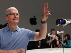 La mancanza di interesse di Apple per l’intelligenza artificiale la sta improvvisamente rendendo attraente per Wall Avenue