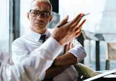 L’intelligenza artificiale degli agenti è pronta a rimodellare i servizi aziendali globali?