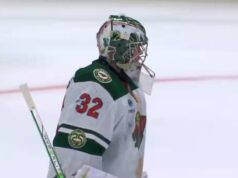 Filip Gustavsson ferme la porte… puis vomit dans son demi-cercle